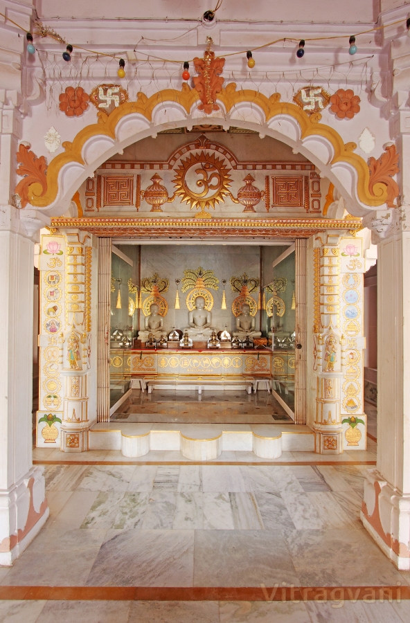 Bhagwan Shree Chandraprabhu Swami Nu Digambar Jain Mandir, Vinchhiya